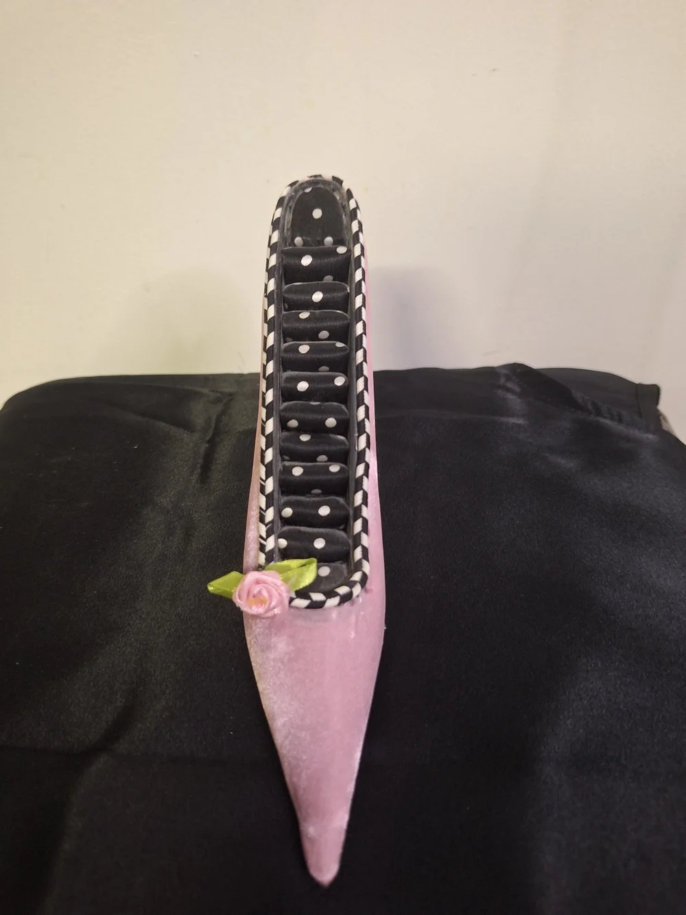 Pink Satin Polka Dot Accent Decorative Ring Holder